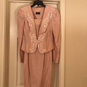 Vintage mother of 2 piece dress set.